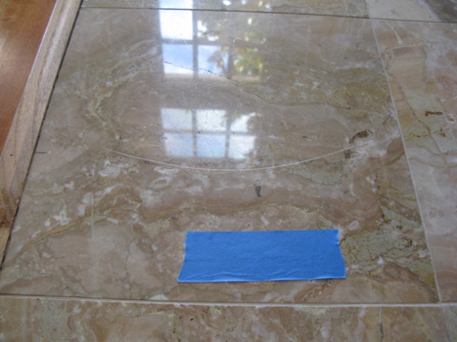 sàn-đá-bị-trầy-xước